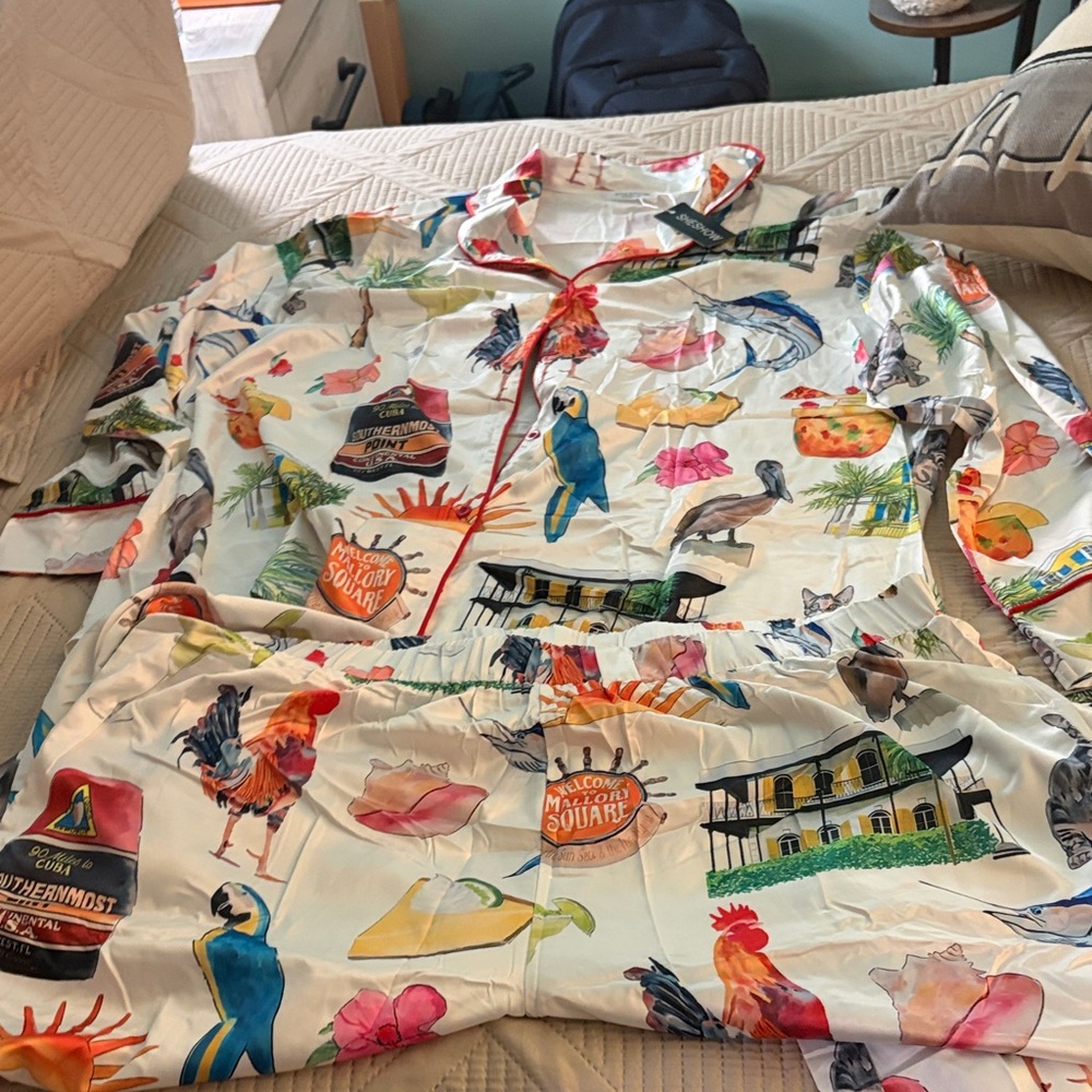 Key West NEW with tags women’s silk feel pj’s in package